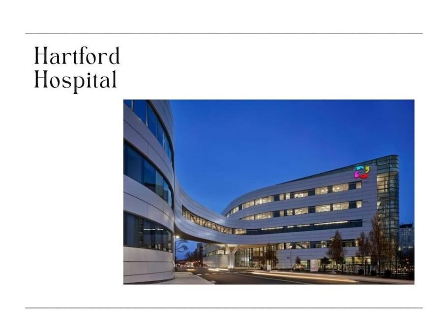 Downtown Hartford - Skyline View With Parking Apartment Exterior photo